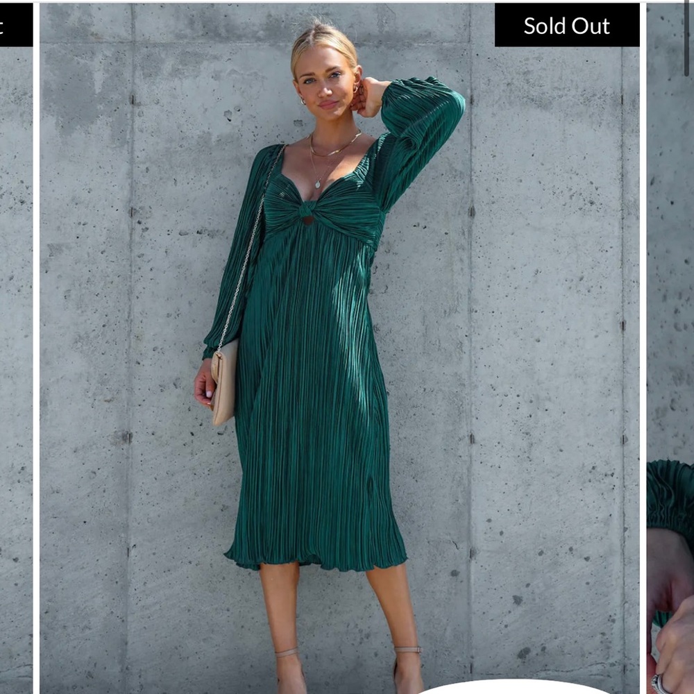 Vici Emerald Green Pleated Midi Dress